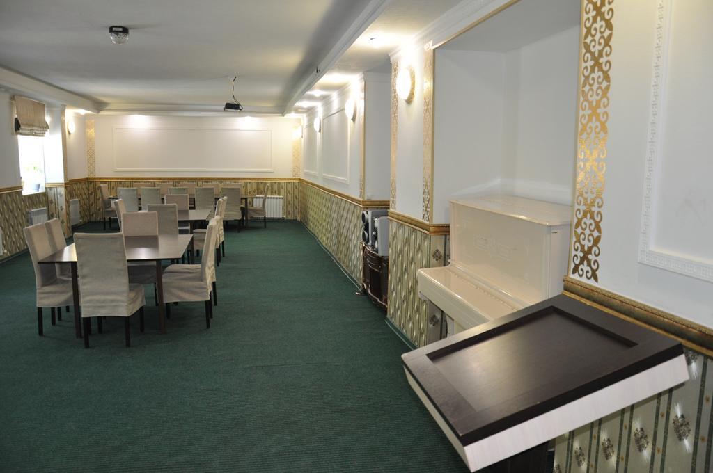 Astina Hotel Astana Exterior foto